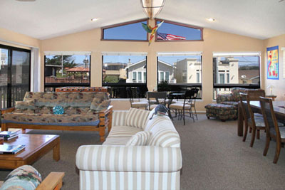 Large living room can hold your whole group.